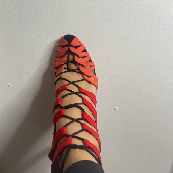 Zara shows Red and Orange. Wore once - Picture 3 of 5